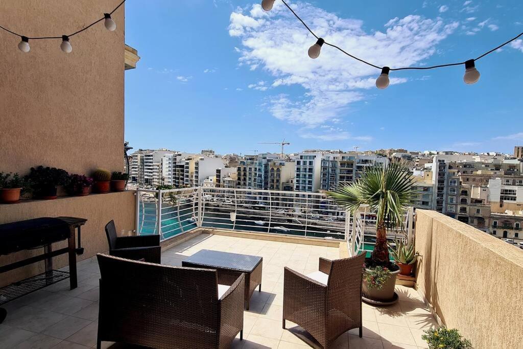 2 Bedroom Seafront Duplex Penthouse In The Heart Of Spinola Bay San Julián Exterior foto