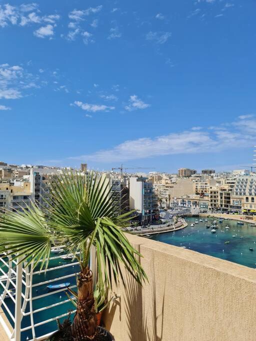 2 Bedroom Seafront Duplex Penthouse In The Heart Of Spinola Bay San Julián Exterior foto