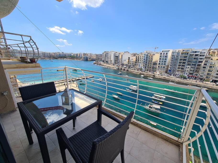 2 Bedroom Seafront Duplex Penthouse In The Heart Of Spinola Bay San Julián Exterior foto