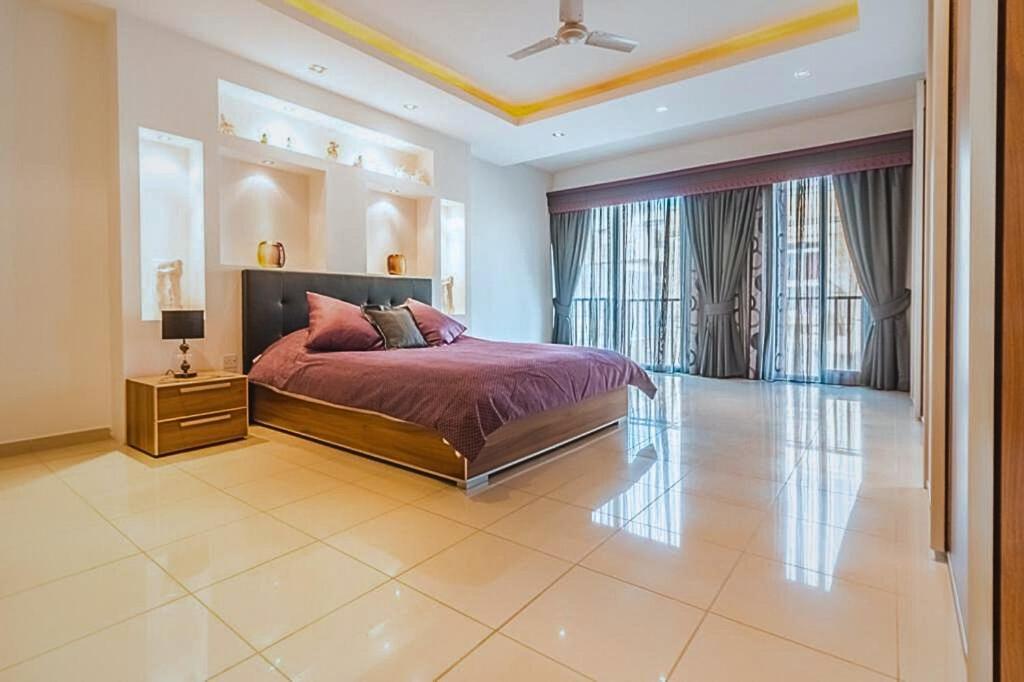 2 Bedroom Seafront Duplex Penthouse In The Heart Of Spinola Bay San Julián Exterior foto