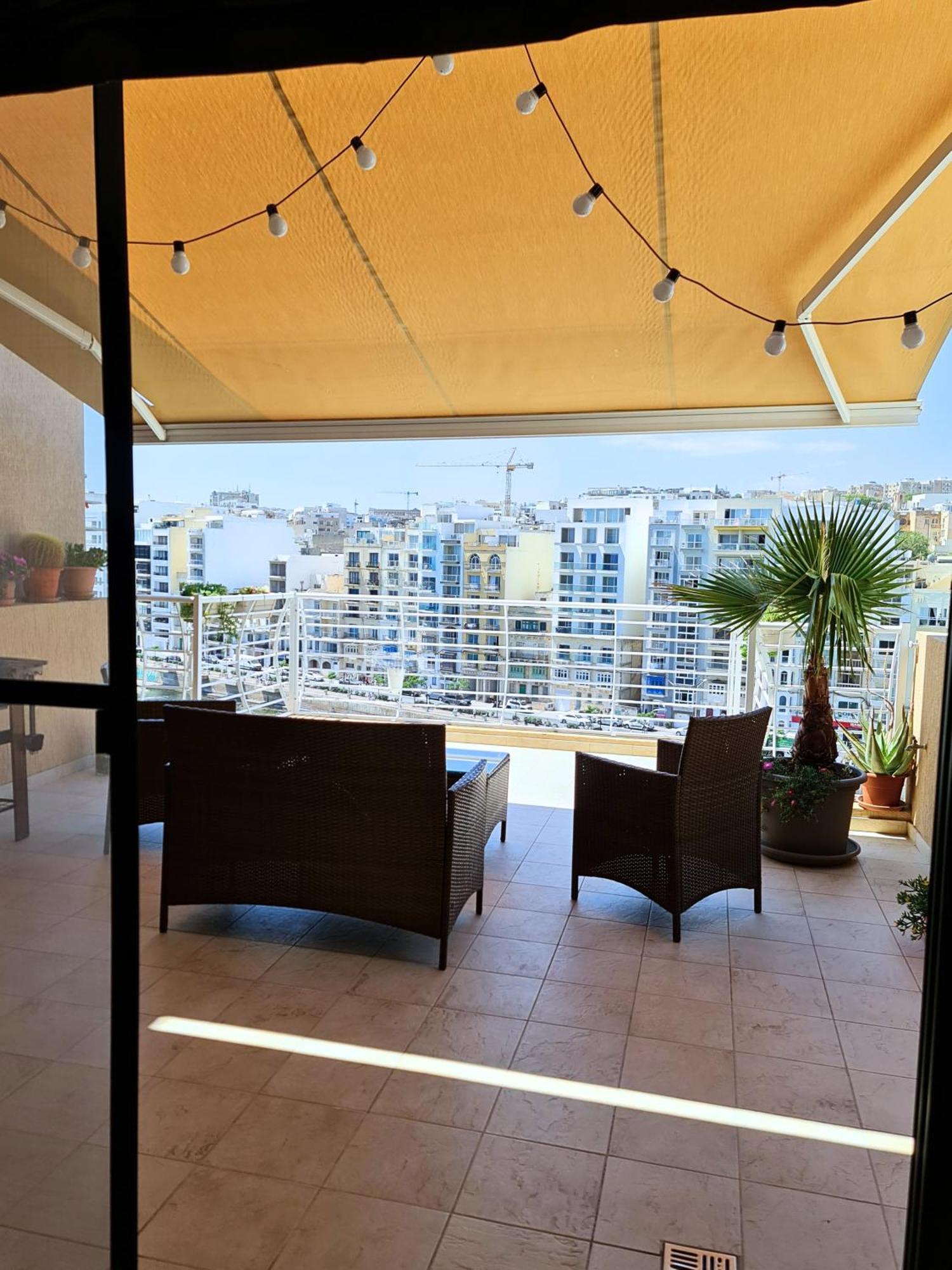2 Bedroom Seafront Duplex Penthouse In The Heart Of Spinola Bay San Julián Exterior foto